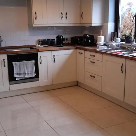 Double Bed In Loft Space With En *